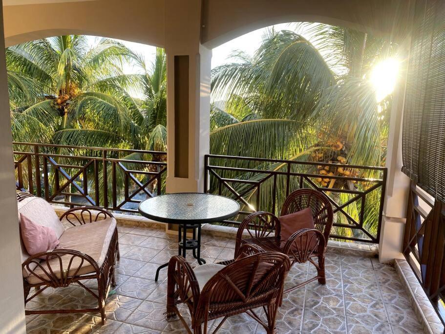 Villa Palmistes Apartment 拉高莱特 外观 照片